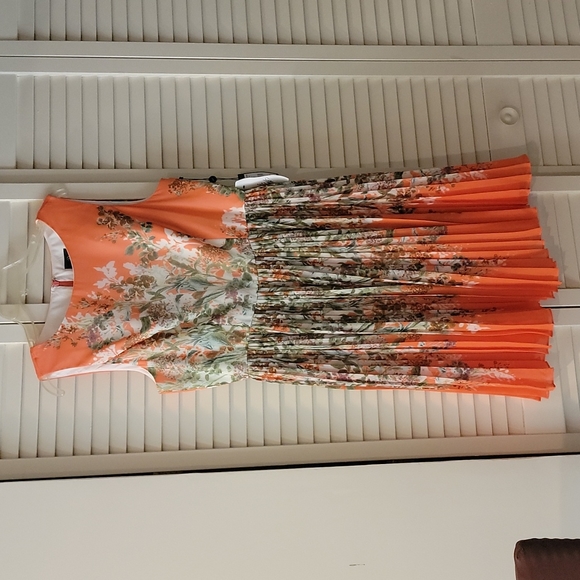 Adrianna Papell Dresses & Skirts - Adrienna Papell Dress